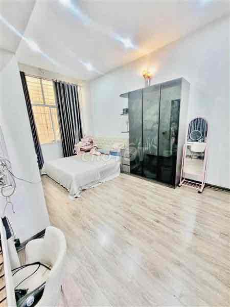 Bán nhà 30m2 ,Mt 3,4m, phố Yên Lãng, Đống Đa , sổ nở hậu 7,4tỷ