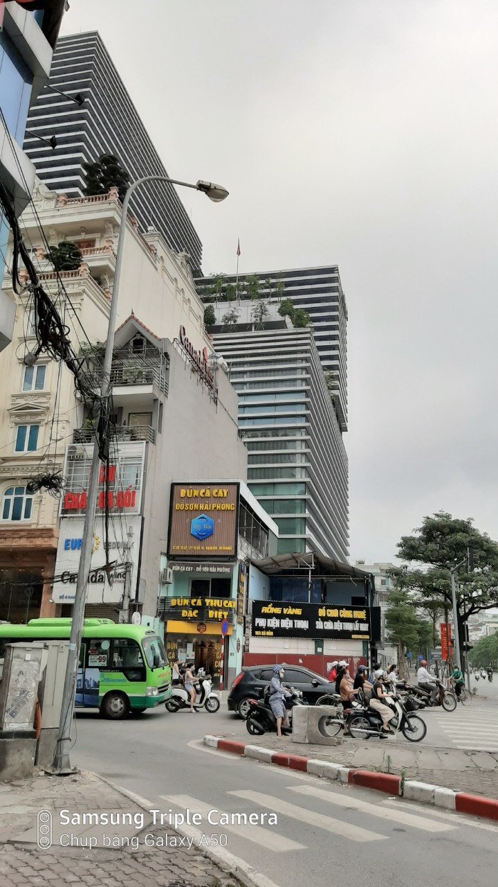 Bán nhà số 4 , góc phố Nam Đồng - Xã Đàn, sổ đỏ chính chủ , 71 m2 Giá 23.4 tỷ