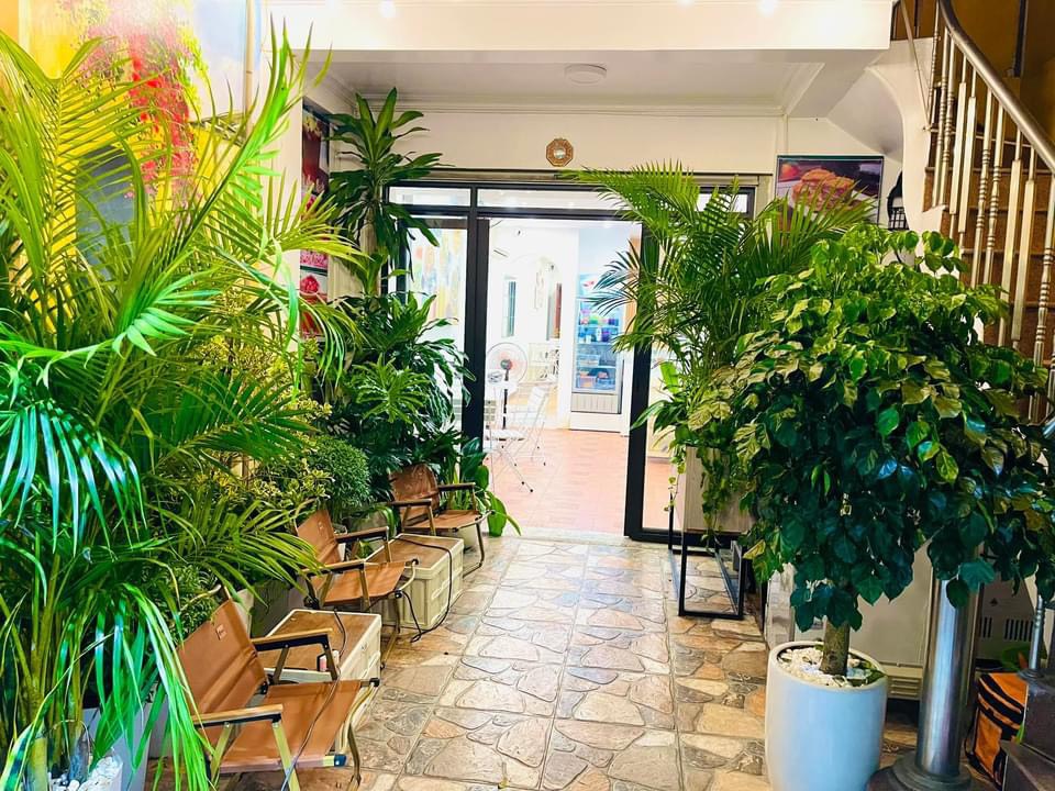 cần sang nhượng quán hiên tại đang kinh doanh nước và cơm Thố tại phô Chùa Láng, Đống Đa, Hà Nội.