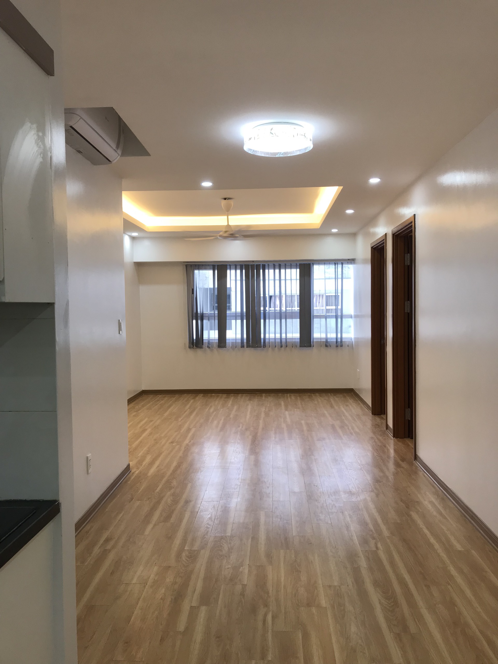 Chính chủ bán căn hộ chung cư Học Viện Quốc Phòng Nguyễn Văn Huyên, Cầu Giấy DT94m2 Giá 33 triệu/m2
