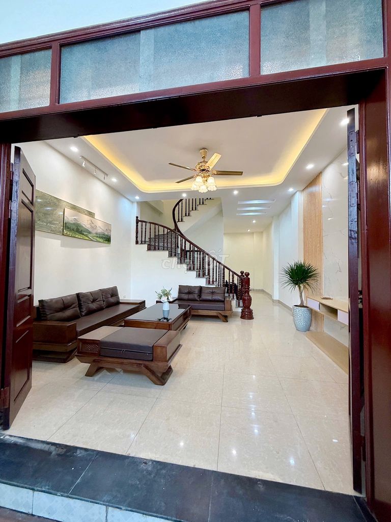 CHÍNH CHỦ BÁN NHÀ 56m2* 3 TẦNG, giá 7.1 Tỷ P. VIỆT HƯNG, Q. LONG BIÊN