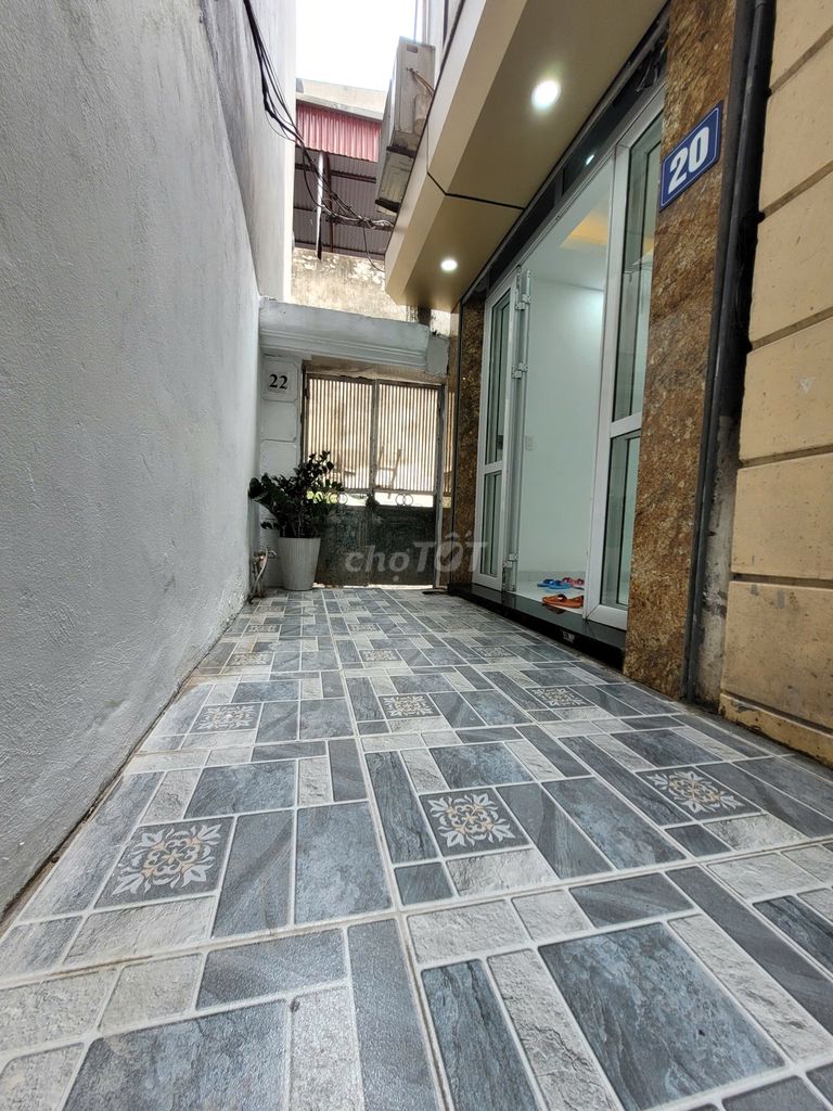 Chính chủ bán nhà ngõ 42 phố Dương Văn Bé, Hai Bà Trưng, 3 phòng ngủ