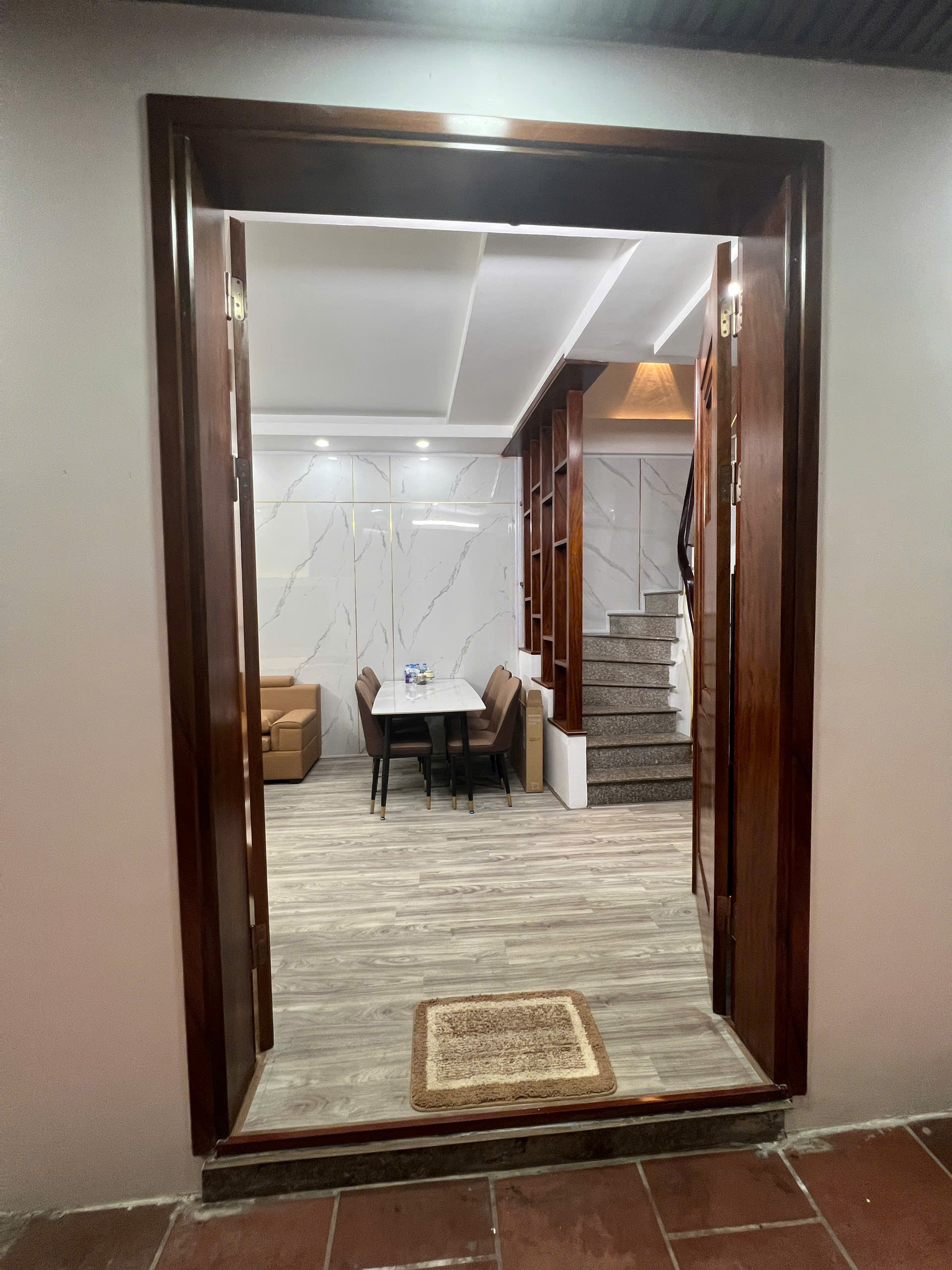 Chính chủ bán nhà số 3, ngõ 144 phố Ái Mộ, phường Bồ Đề, quận Long Biên, TP Hà Nội.