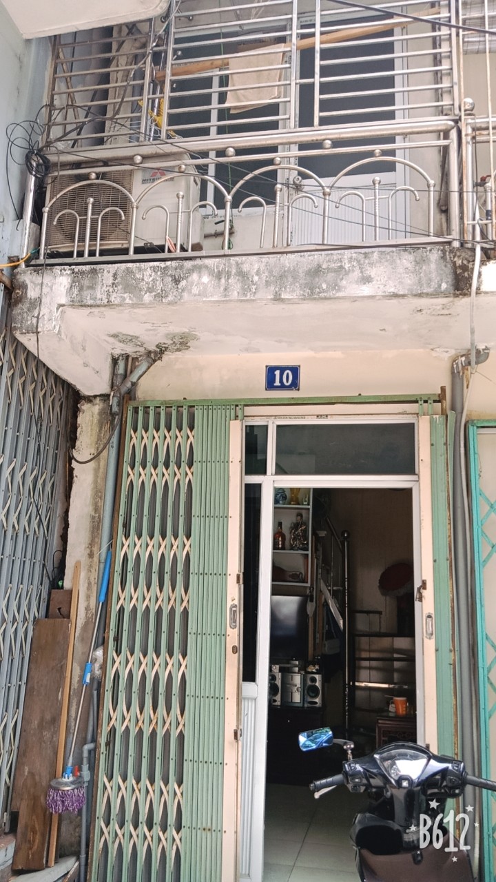 Chính chủ bán nhà tại ngõ 133 Nguyễn Văn Cừ, Long Biên DT20m2 Giá 1.25 tỷ LH 0948385739