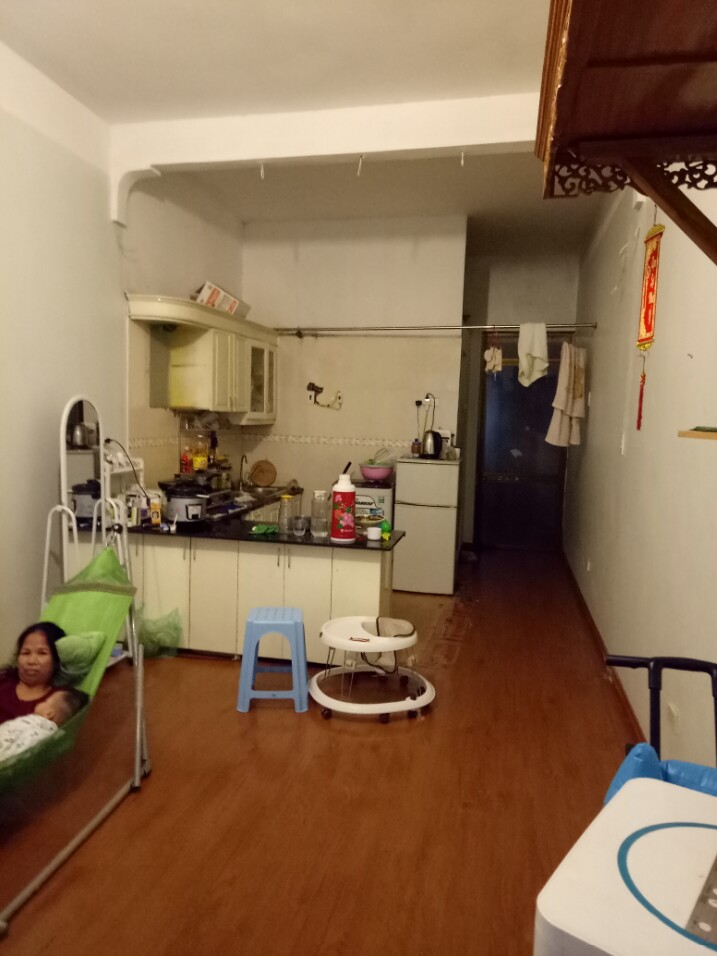 Chính chủ Cho thuê căn hộ chung cư tập thể số 6 Trung Liệt Đống Đa - HN. DT 46m2 gồm 1PN 1WC giá 5tr/tháng LH 0934560277
