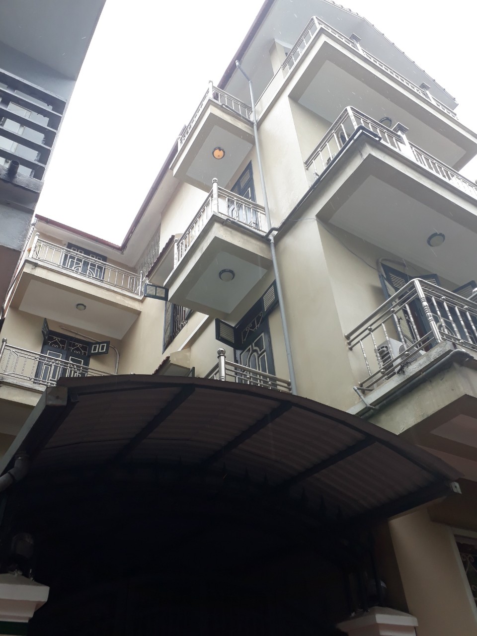 Chính chủ Cho thuê nhà riêng ngõ 310 Nghi Tàm, 70m2 x 4 tầng, giá 15 tr/tháng, LH 0374 364 678