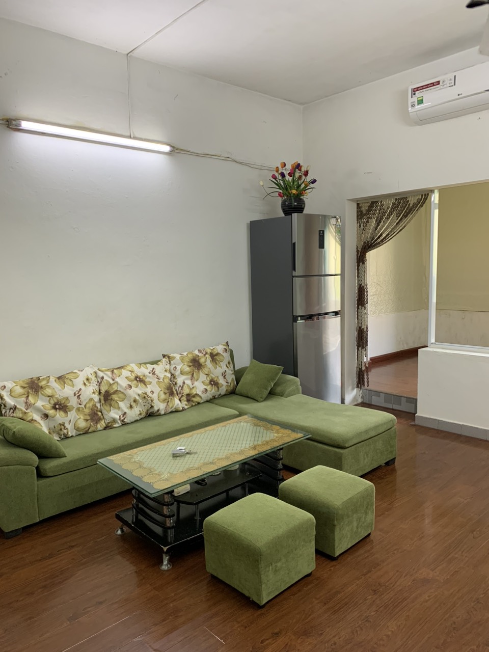Chính chủ cho thuê nhà tập thể Bưu Điện số 60 ngõ Thổ Quan, phố Khâm Thiên, Q Đống Đa, Hà Nội.