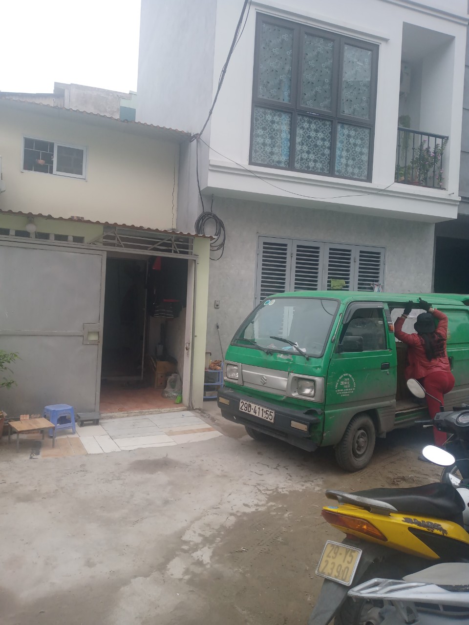 Chính chủ muốn bán nhà tại số 3 ngõ 197/41/3 tổ 5 Phúc Lợi, Long Biên, DT 33m2 Giá 2.1 tỷ LH 0911256610