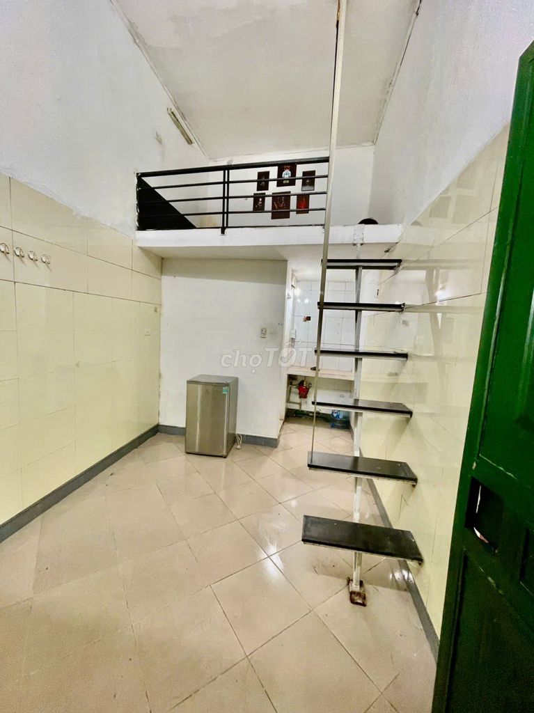 cho thuê phòng trọ khép kín WC, có gác xép rộng thoáng,ĐH, N/ lạnh