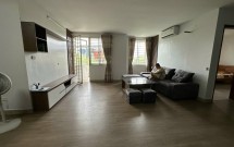 Căn hộ lớn 3 phòng ngủ đối diện công viên Hòa Bình